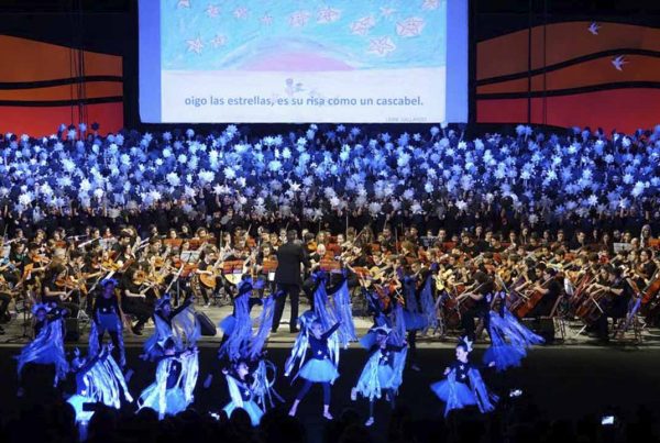 Más de 1.200 niños y niñas participan en un espectáculo cultural musical - beon. Worldwide